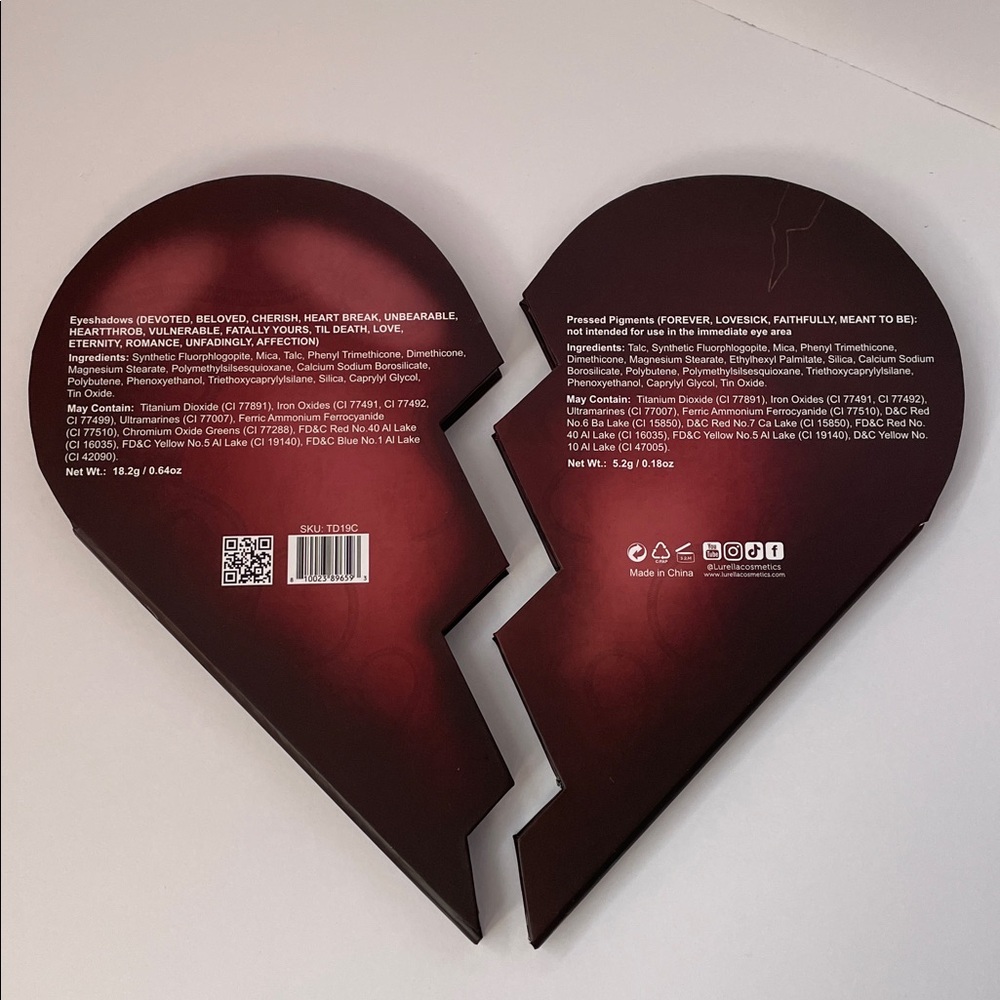 NIB Heart-Shaped 'Til Death' Makeup Palette - Picture 8 of 9